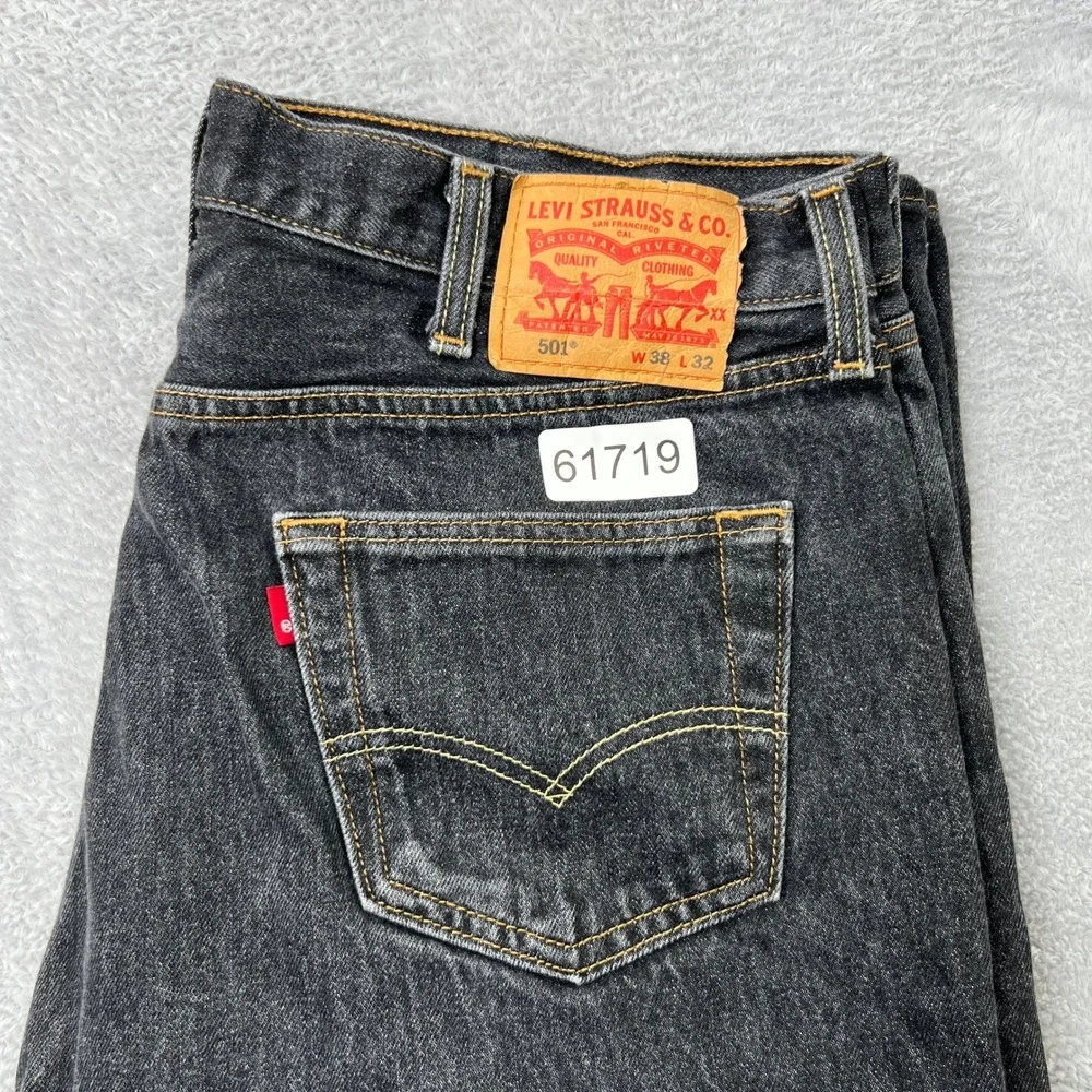 Levi's 501 Original Fit Jeans Size 38 Washed‎ Black Mens Straight Leg Button Fly